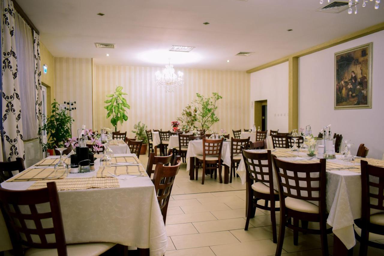 Hotel Corona Drobeta Turnu Severin Exterior foto